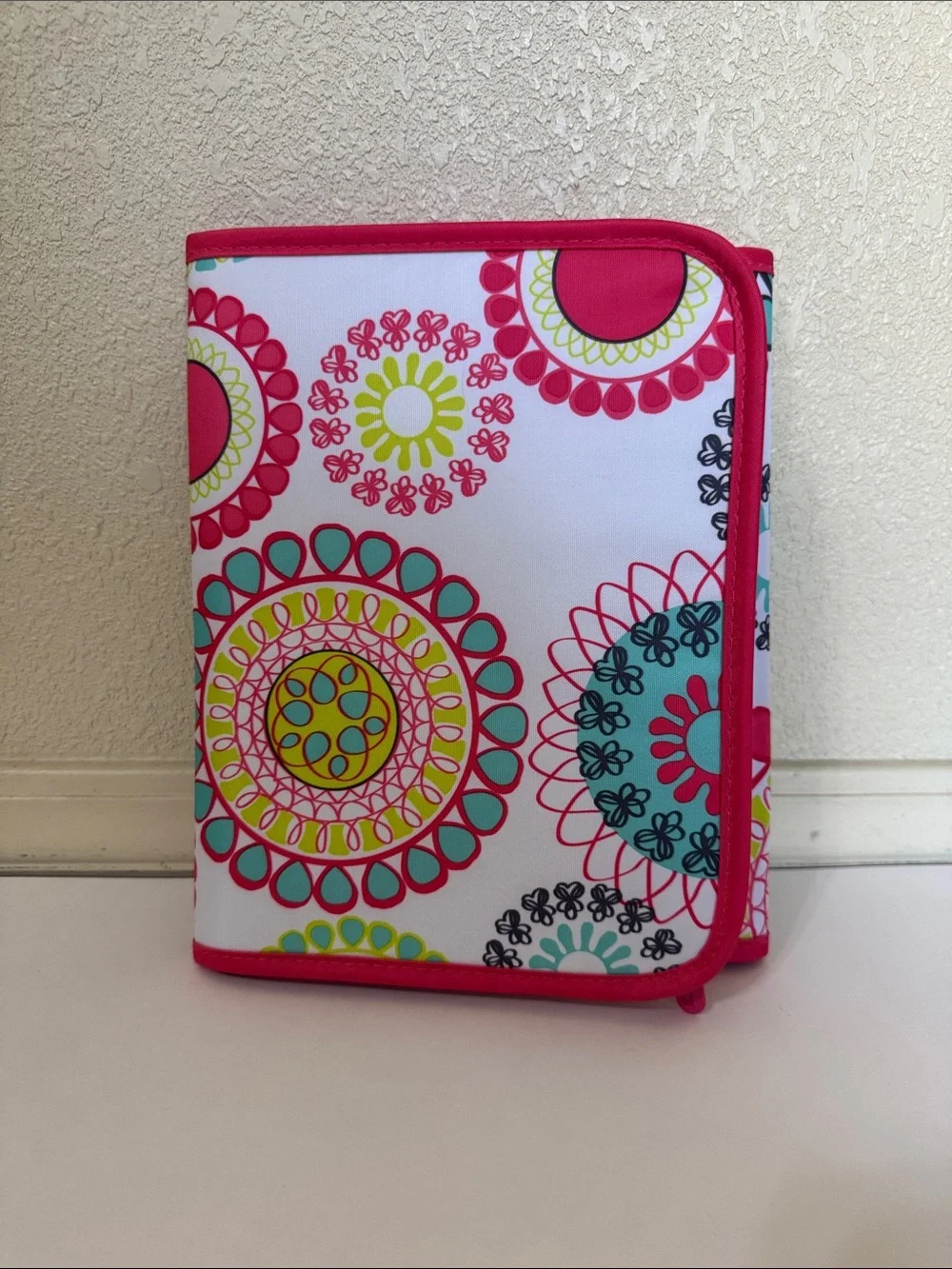 Thirty-One Fold It Up Organizer IPad or Tablet Holder